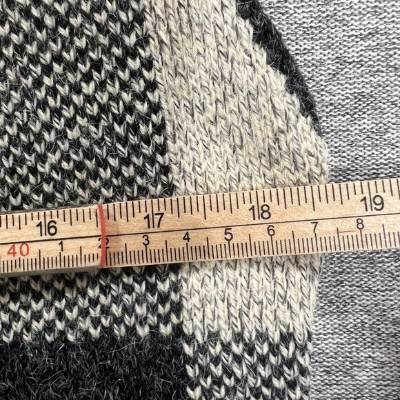 Monteau Knitted Vest Women Size M Black Plaid Mid Length Pockets Collared - Picture 8 of 11